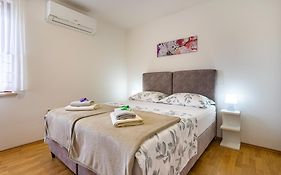 The Rozolina Room